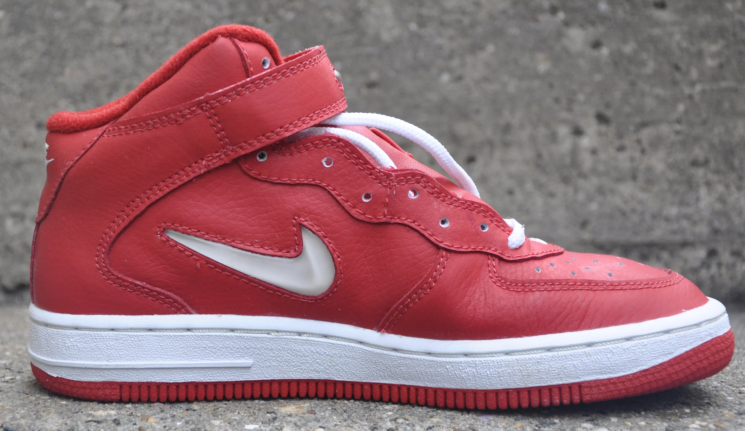Kids Nike Air Force 1 Mid Red Jewel (Size 3) DS — RootsBK